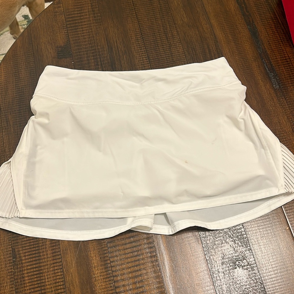 Lululemon tennis skirt size 6